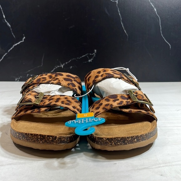 Mad Love Shoes - Mad Love Women’s Sandal Leopard sz 5